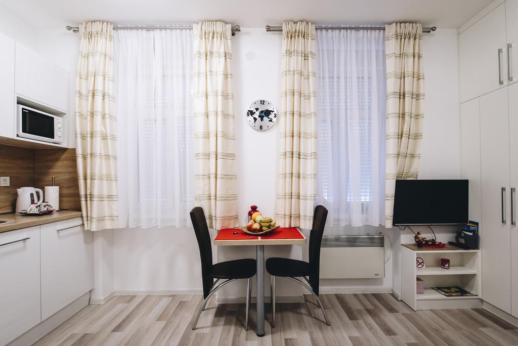 Apartments Borna Загреб Экстерьер фото